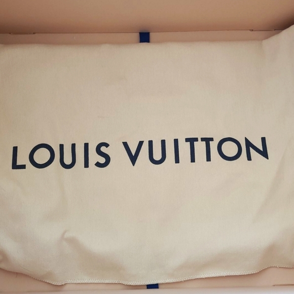 AUTHENTIC Louis Vuitton Pink Canvas Purse - Picture 15 of 16